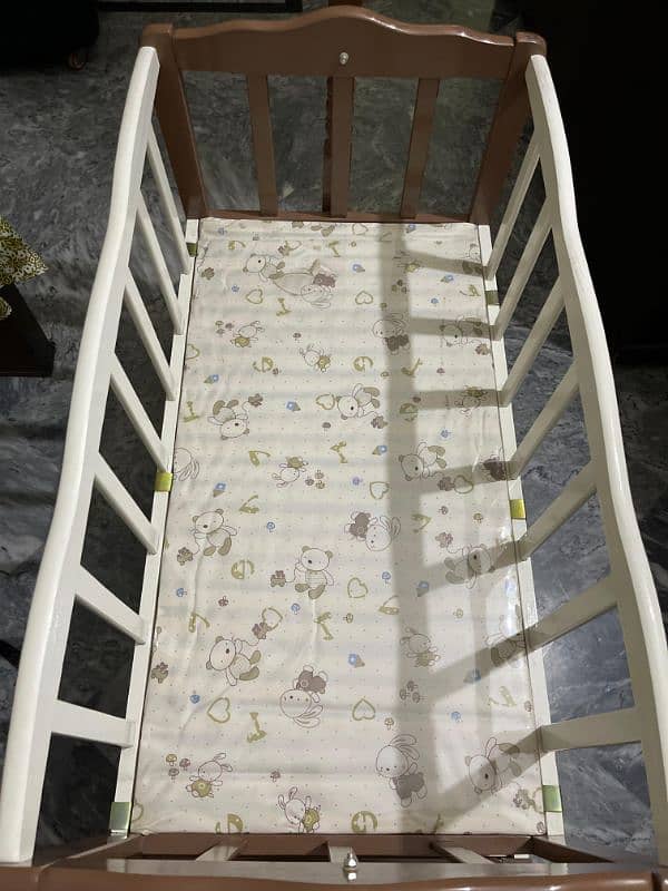 Baby Cot with swing 12