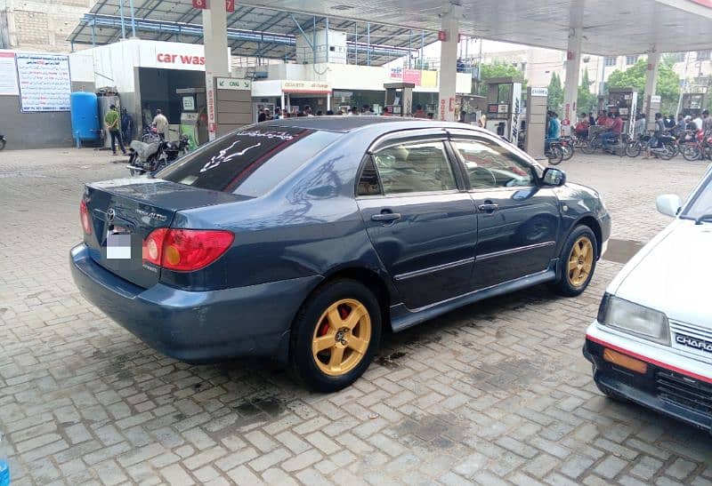 Toyota Corolla Altis 2004 4