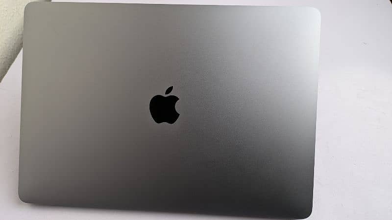 Macbook M1 Pro 8Gb 256Gb Behtreen Condition 0