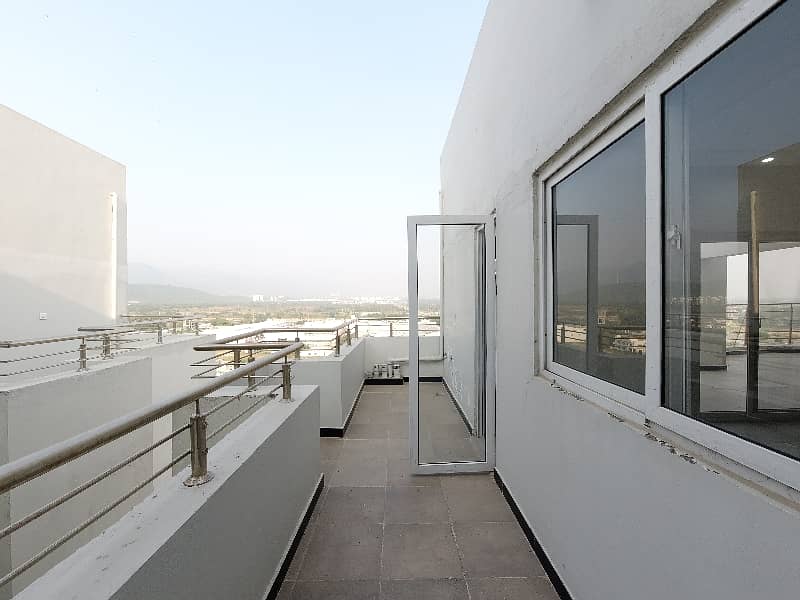 Brand New Penthouse Available For Sale In Capital Residencia 18