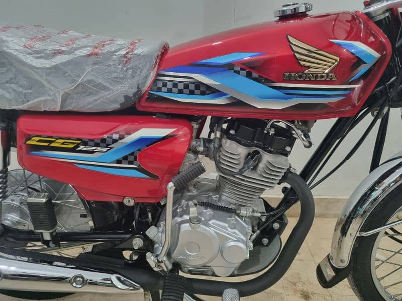 Honda CG-125 1000km use 2024 model registered end of 2023 0