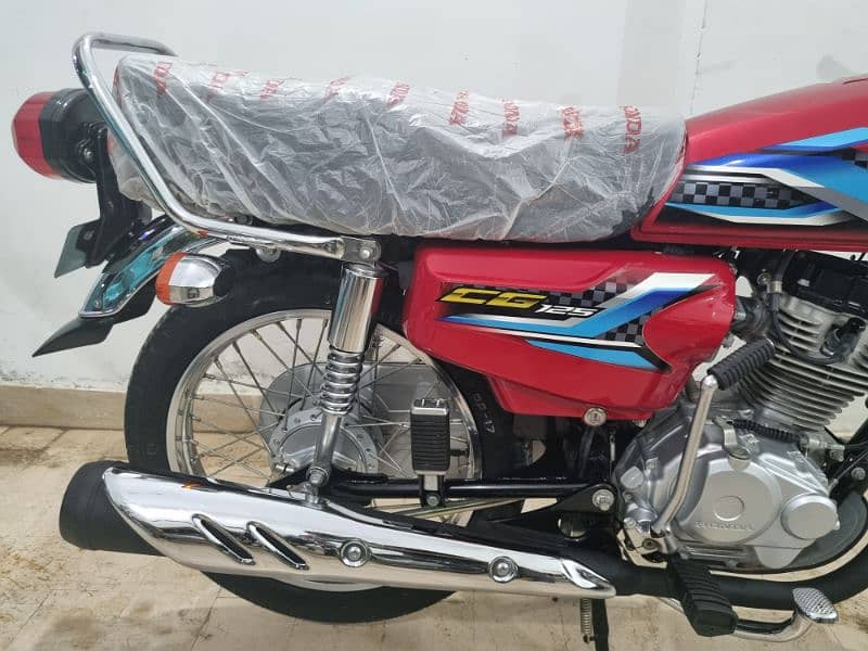 Honda CG-125 1000km use 2024 model registered end of 2023 2