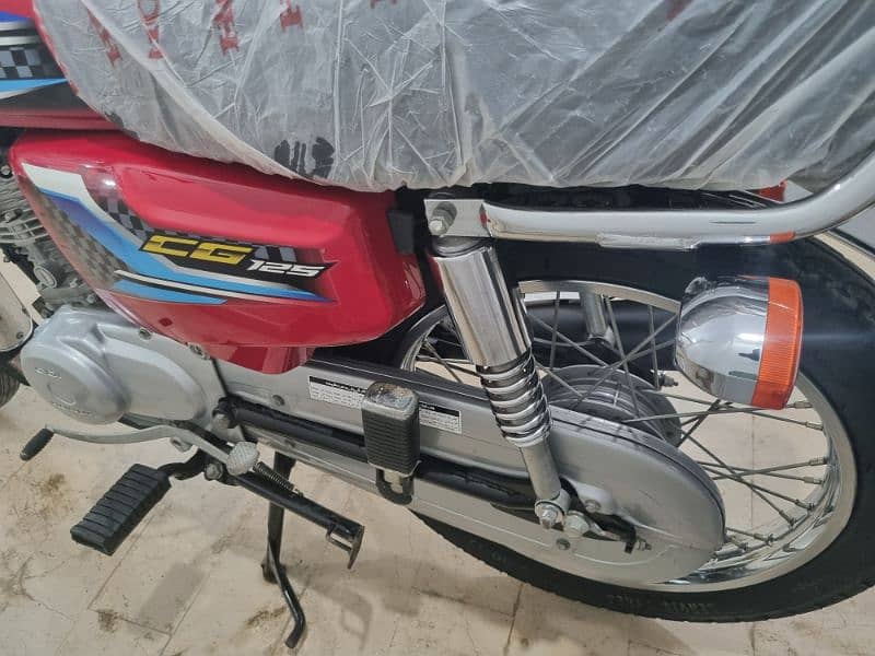 Honda CG-125 1000km use 2024 model registered end of 2023 5