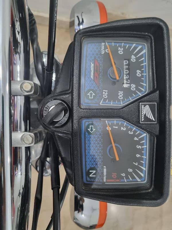 Honda CG-125 1000km use 2024 model registered end of 2023 10