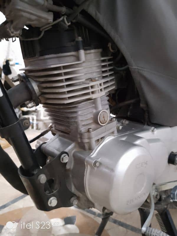 CG Honda 125 sukkur number 6