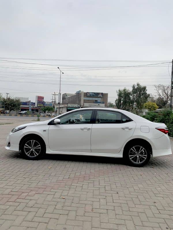 Toyota Corolla Altis 2022 4