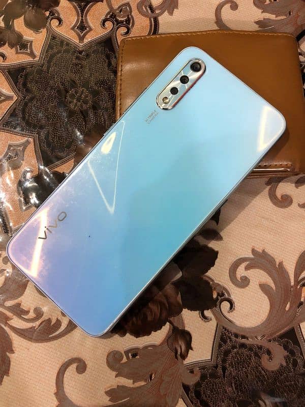 VIVO S1 (4GB 128GB) 1