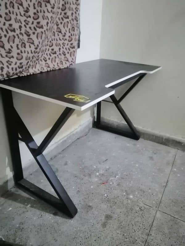 computer table 1