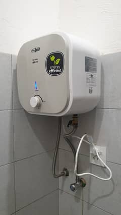 Electric Geyser 10 Litres in Good Condition for Sale