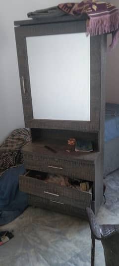 am selling my dressing table