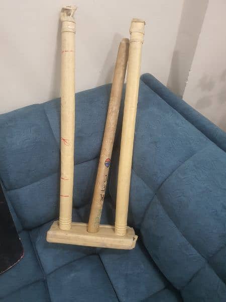 set of 4 one hardball bat one fiberbat one wicket and use ball 3