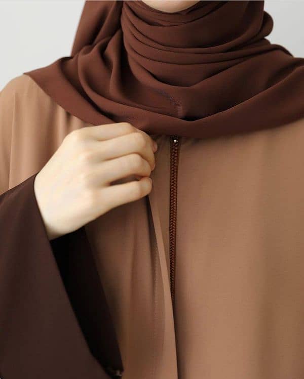 Crown Abaya with stoller 2