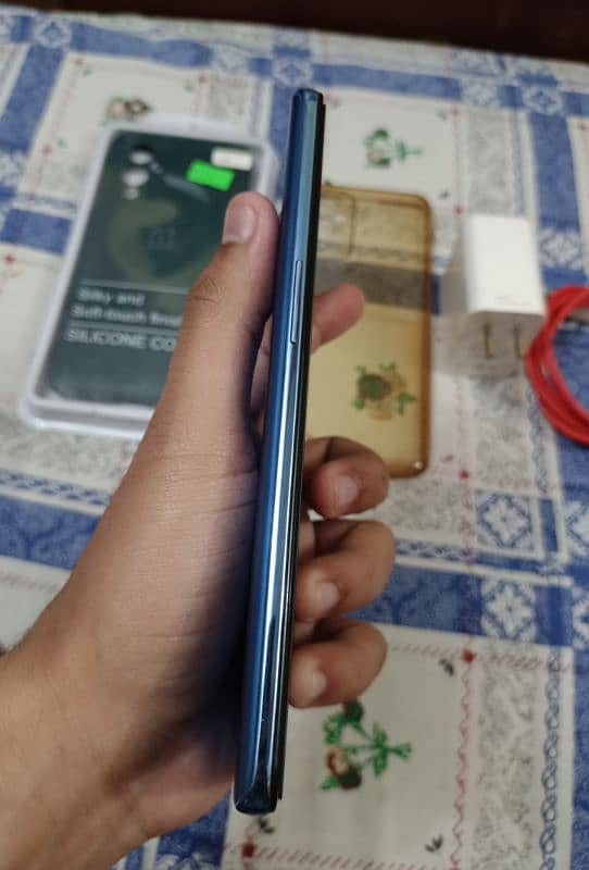 OnePlus 9 12/256gb With Charger 2