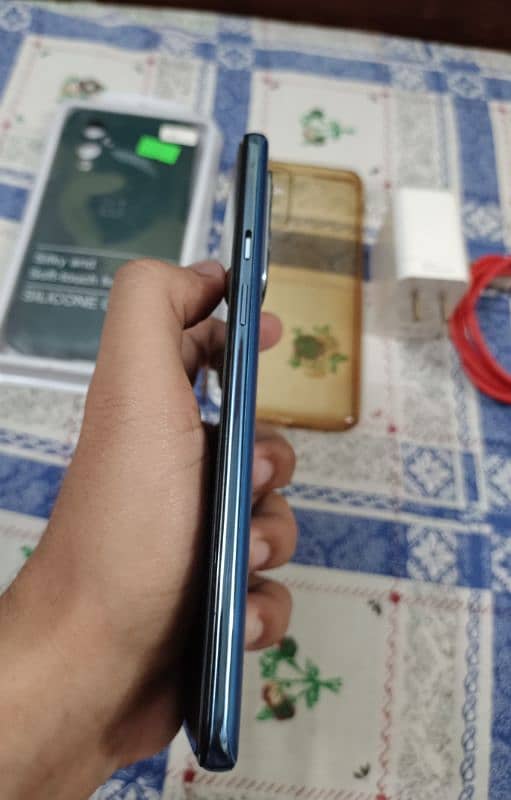 OnePlus 9 12/256gb With Charger 3