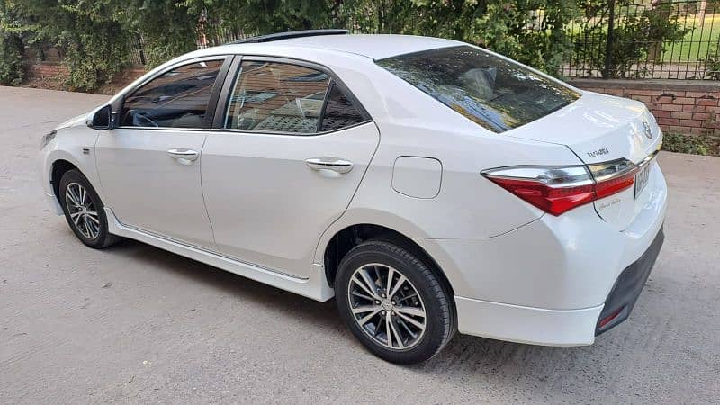 Toyota Corolla Altis 2021 Special Edition Sunroof automatic 4