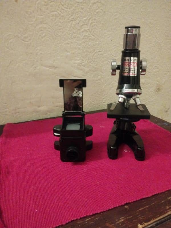 Microscope set with brand new condition 1