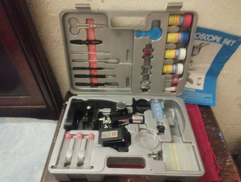 Microscope set with brand new condition 3