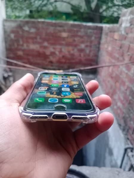 iPhone 7 128 gb pta finger disabled all ok 03418276657 call wp 3