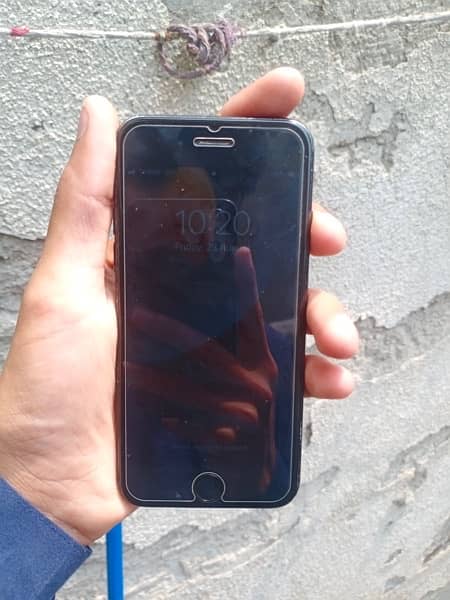 iPhone 7 128 gb pta finger disabled all ok 03418276657 call wp 4