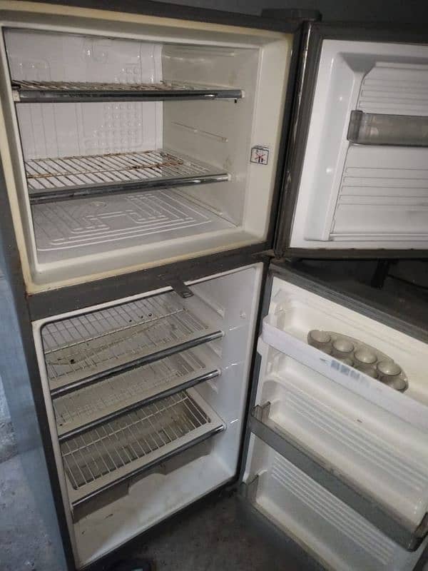 Dawlance medium fridge 1