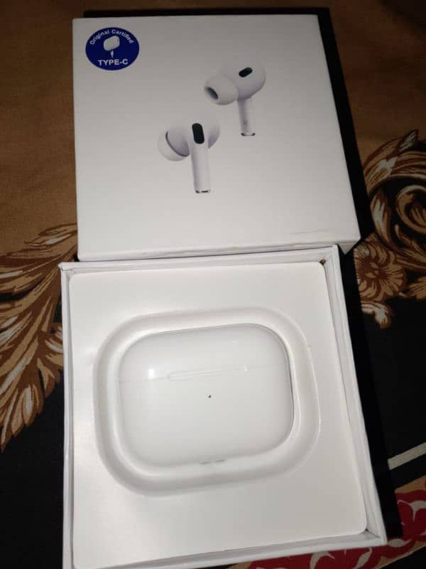 Apple AirPods Pro (2nd generation) 4