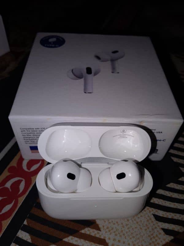 Apple AirPods Pro (2nd generation) 8