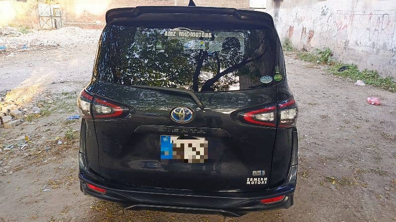 Toyota Sienta 2016 17