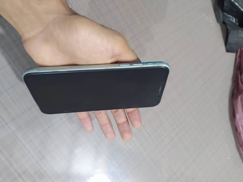 IPhone 11 NON PTA 64 GB 2