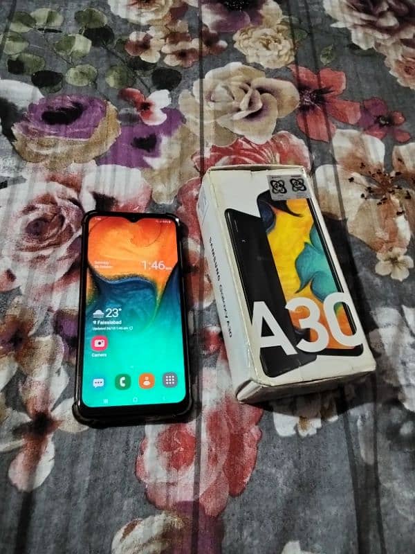 SAMSUNG A30 WITH BOX OR CHARGER 0