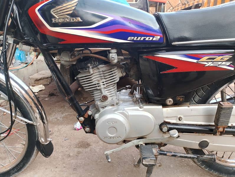 sealed genuine  Honda 125 like new 2