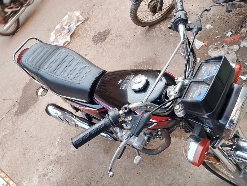 sealed genuine  Honda 125 like new 5