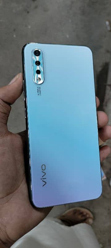 VIVO S1 6