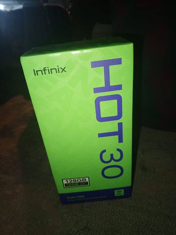 i m selling my sell phone infinix hot 30 (8+8/128) 5