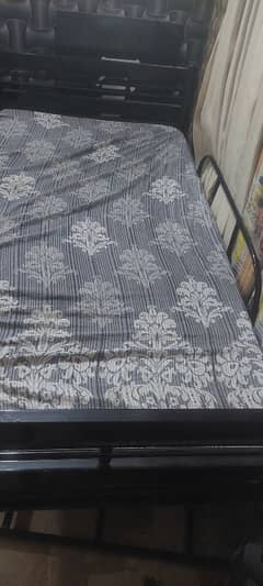 2 iron single bed Used only 3months