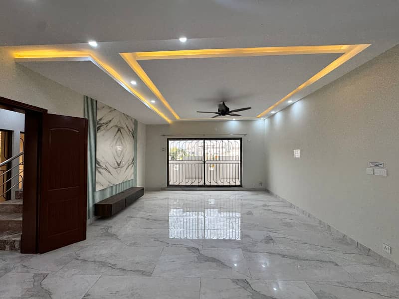 15 Marla House Is Available For Rent In Askari 10 Sector S At Super Hot Location 24