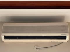 LG-Gold edition AC in mint condition