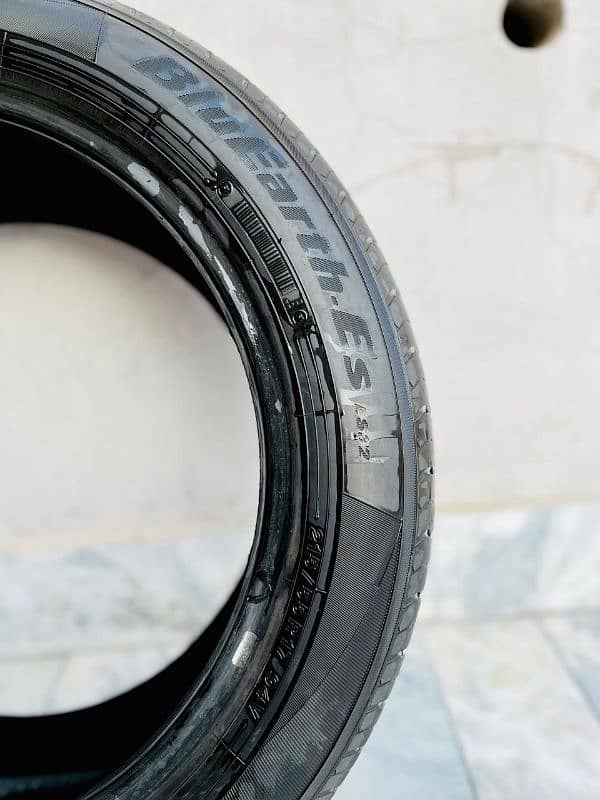 215/55/17 Yokohama Bluearth Tyres 2