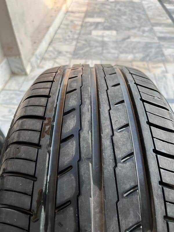 215/55/17 Yokohama Bluearth Tyres 5