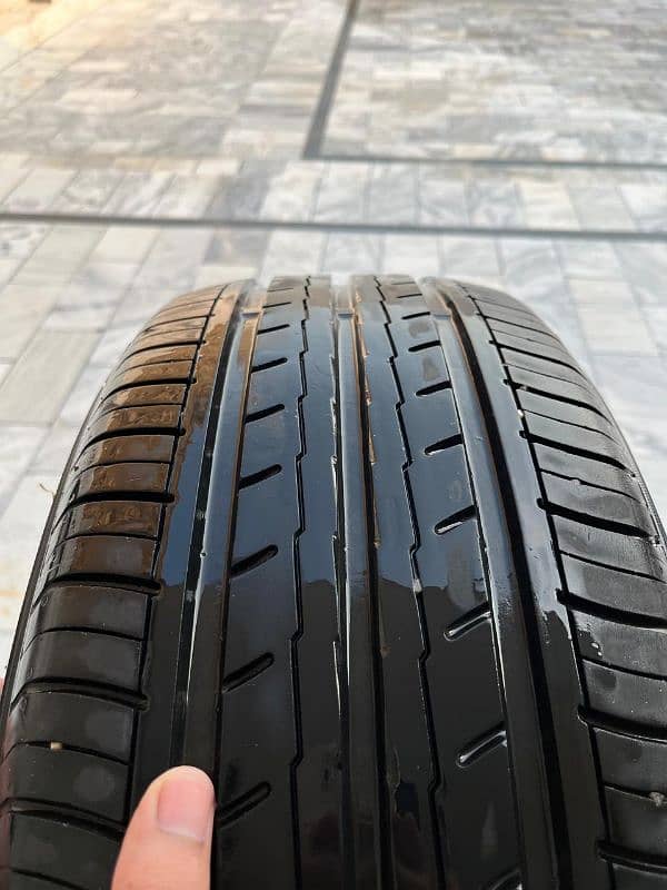 215/55/17 Yokohama Bluearth Tyres 6