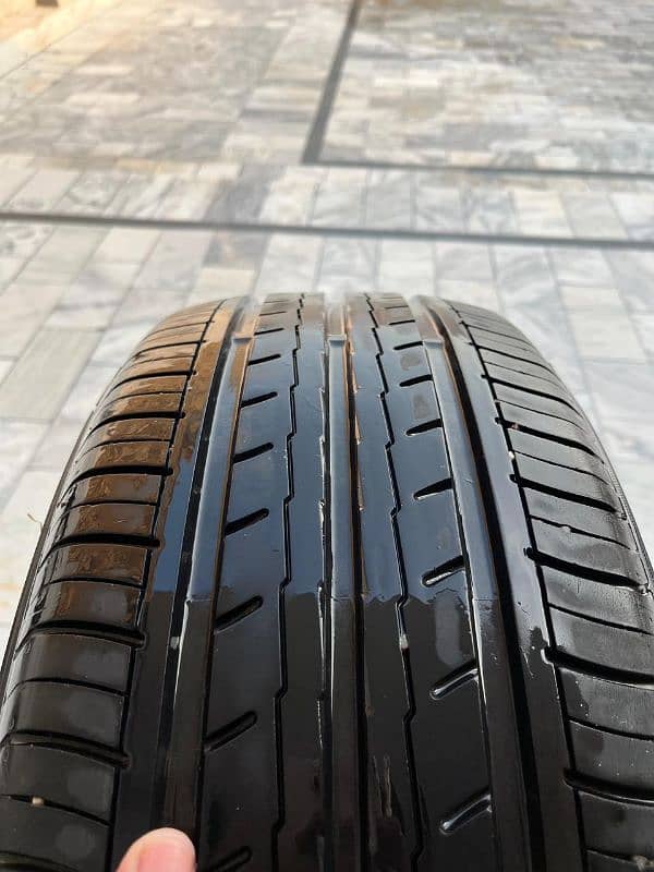 215/55/17 Yokohama Bluearth Tyres 7