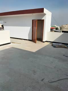 3 bed lounge with roof beutyfull portion for rent new lyari society