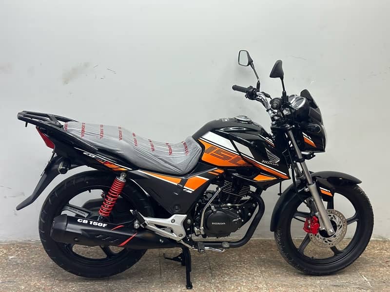 honda cb150f 2022 model ( 14000 used ) 2