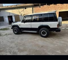 Mitsubishi Pajero 2000 0