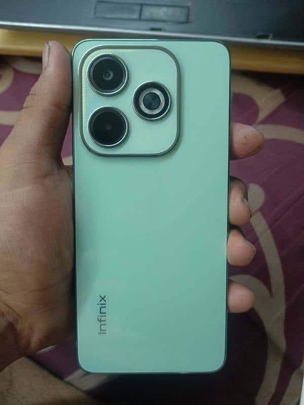 Infinix Hot 40 i 5