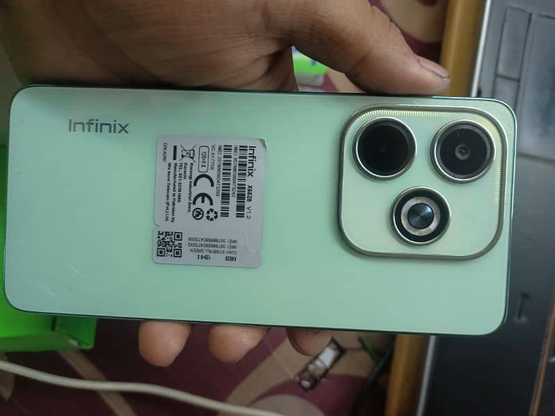 Infinix Hot 40 i 9