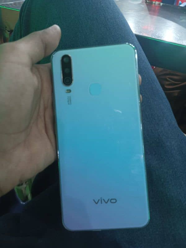 vivo y17 with box 4