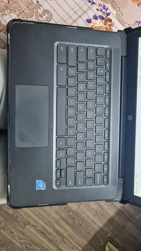 hp chromebook 14 with 360 protection case 4