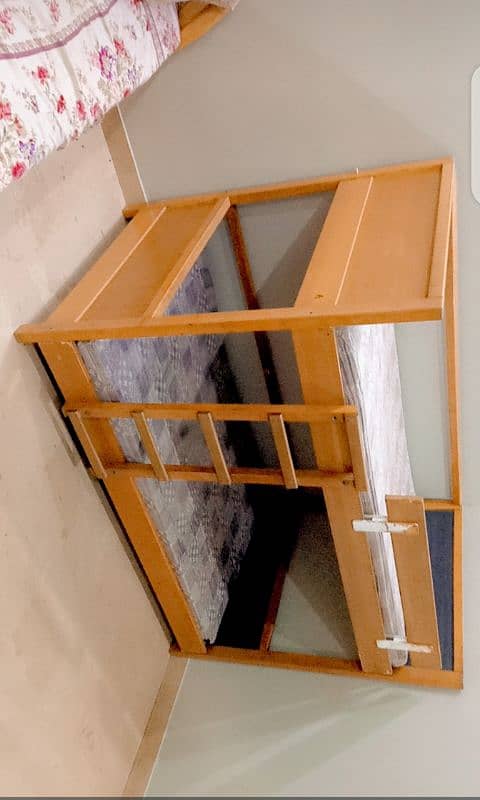 urgent sale karna hai double bed hai 1