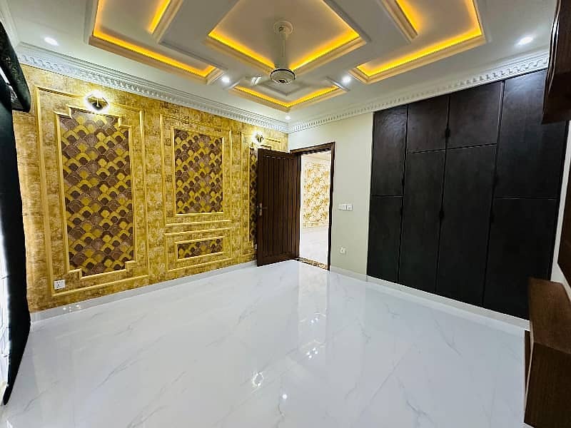 10 Marla Luxury Non Furnished Upper Portion Available For Rent In Bahria Town Lahore 3