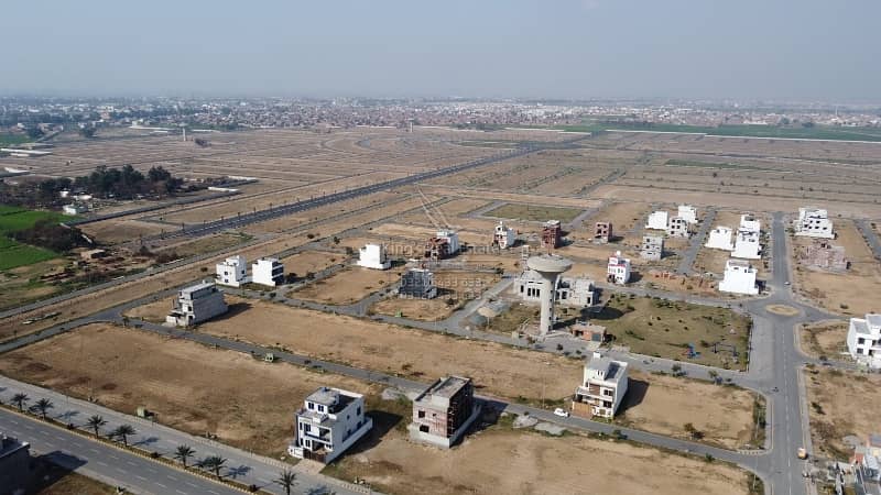 Ideal 10 Marla Residential Plot has landed on market in Royal Palm City, Gujranwala 1